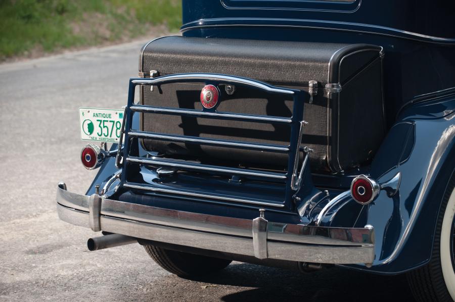  Packard Twelve Club Sedan 1933 года  (фото 13 из 31)
